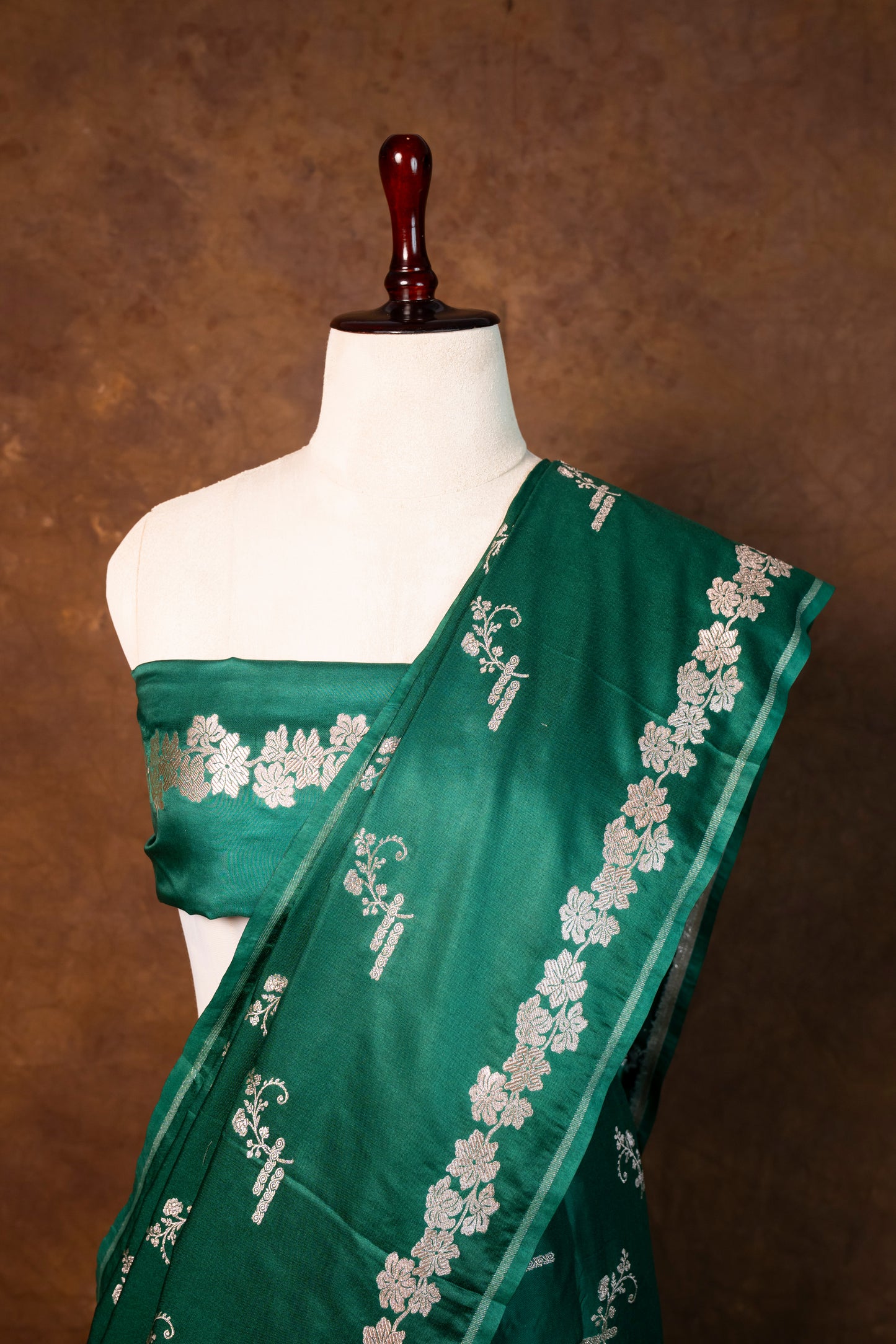 Banarasi mashru handloom Silk code-BYD017