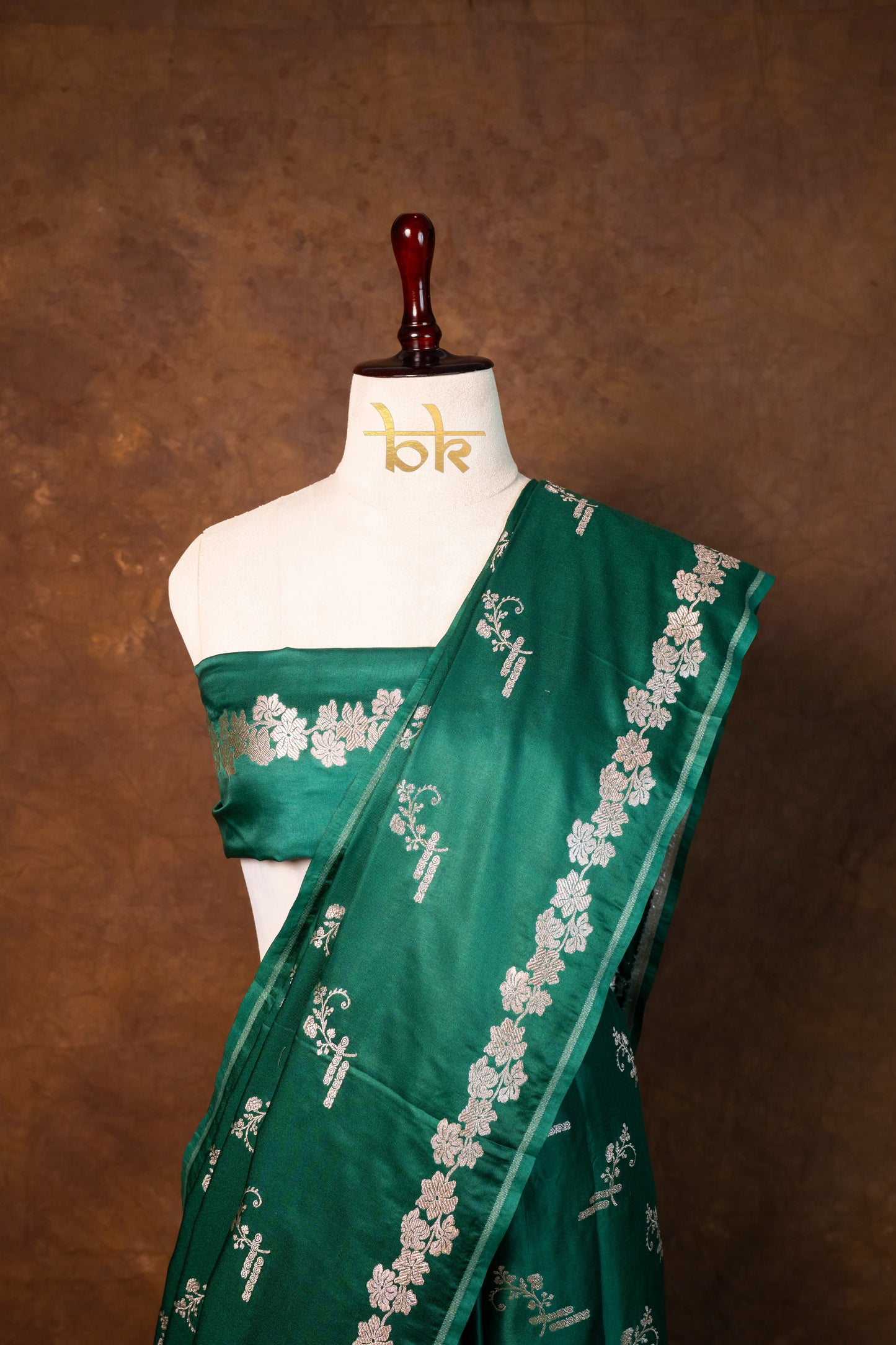 Banarasi mashru handloom Silk code-BYD017