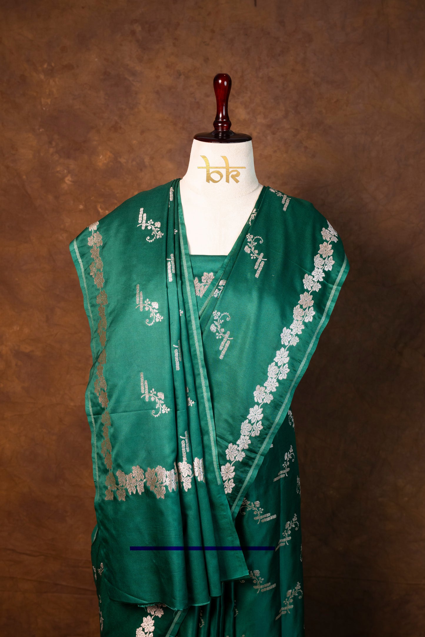 Banarasi mashru handloom Silk code-BYD017