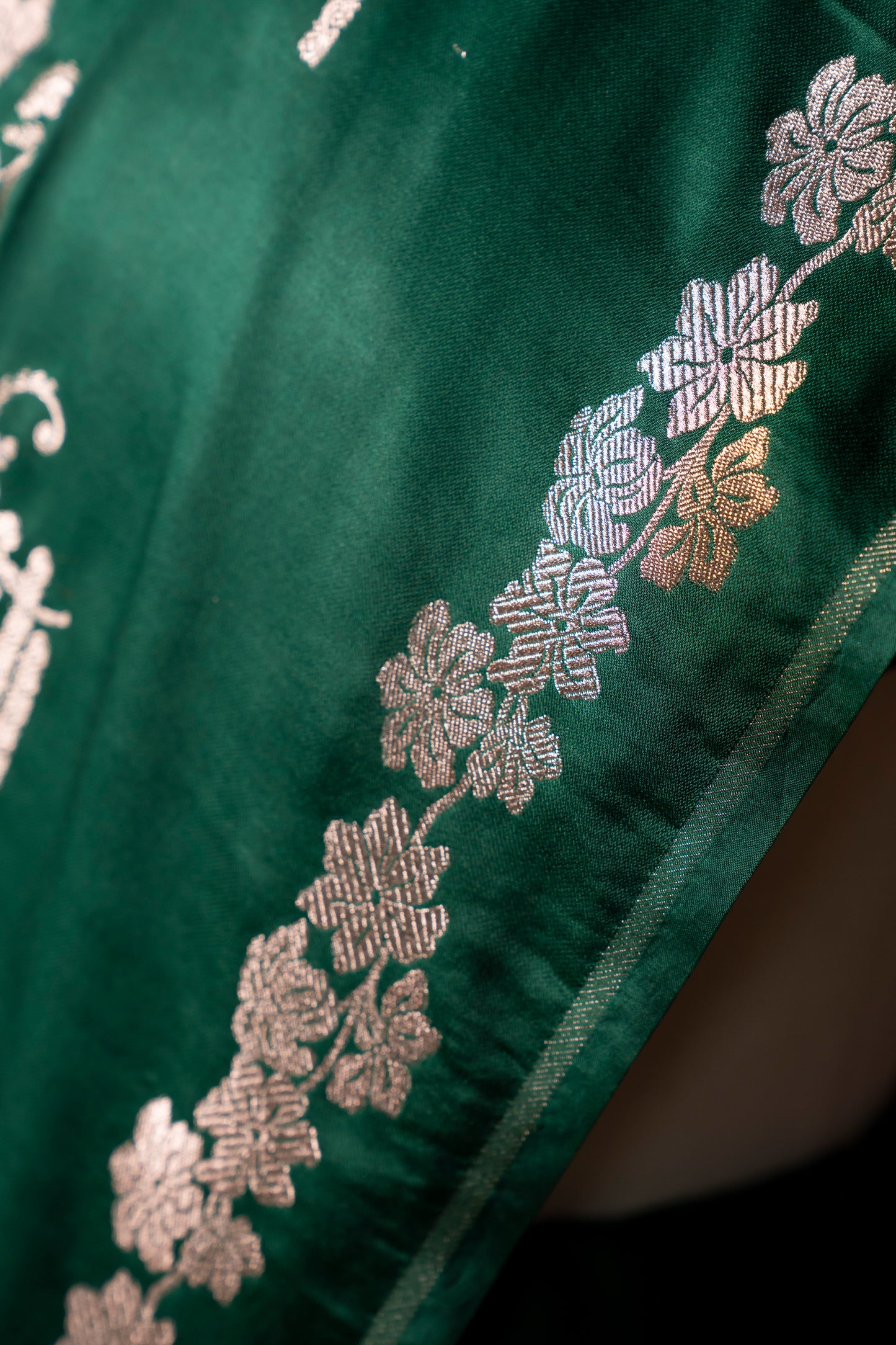 Banarasi mashru handloom Silk code-BYD017