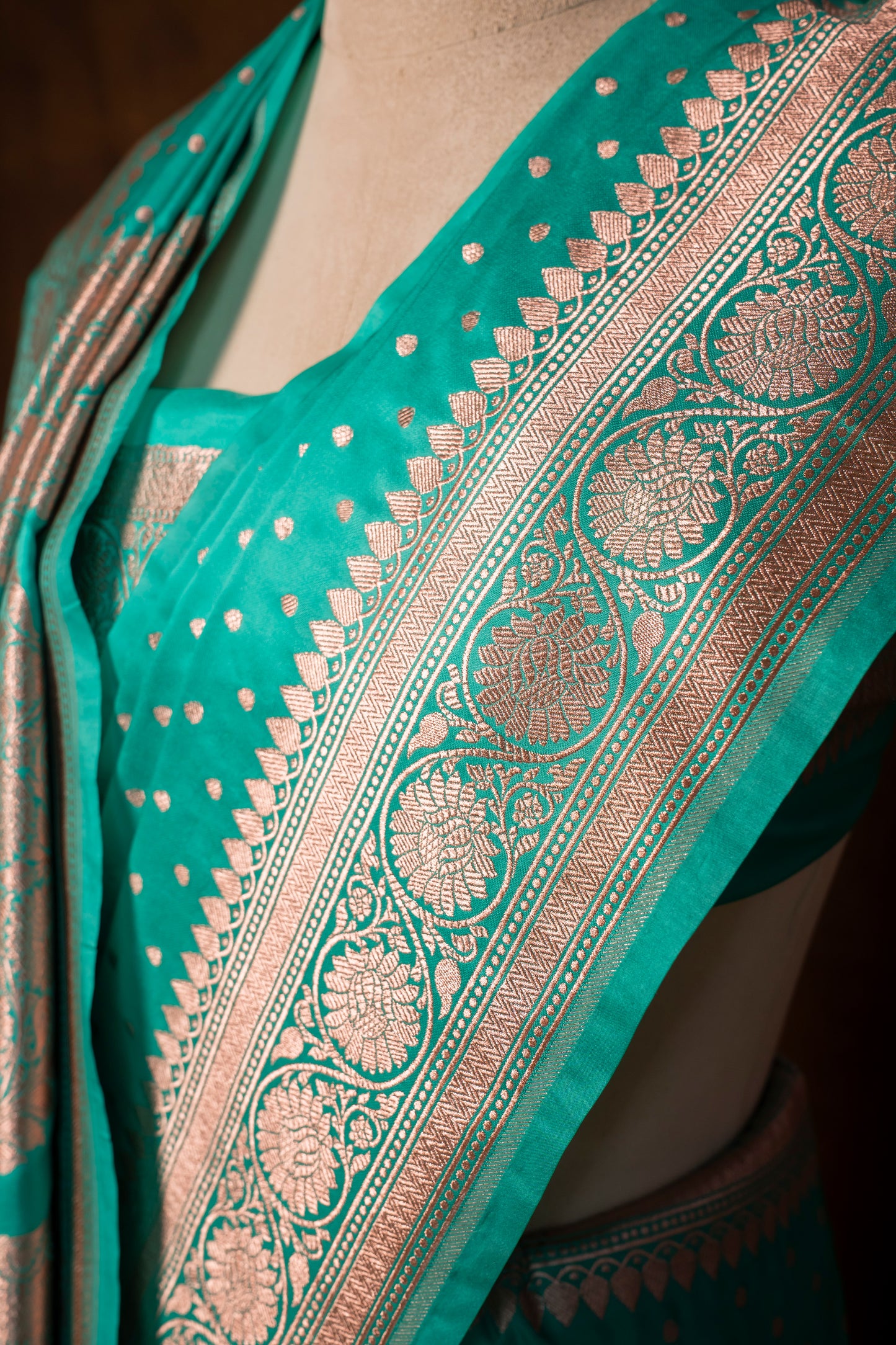 Banarasi mashru handloom Silk code-BYD024