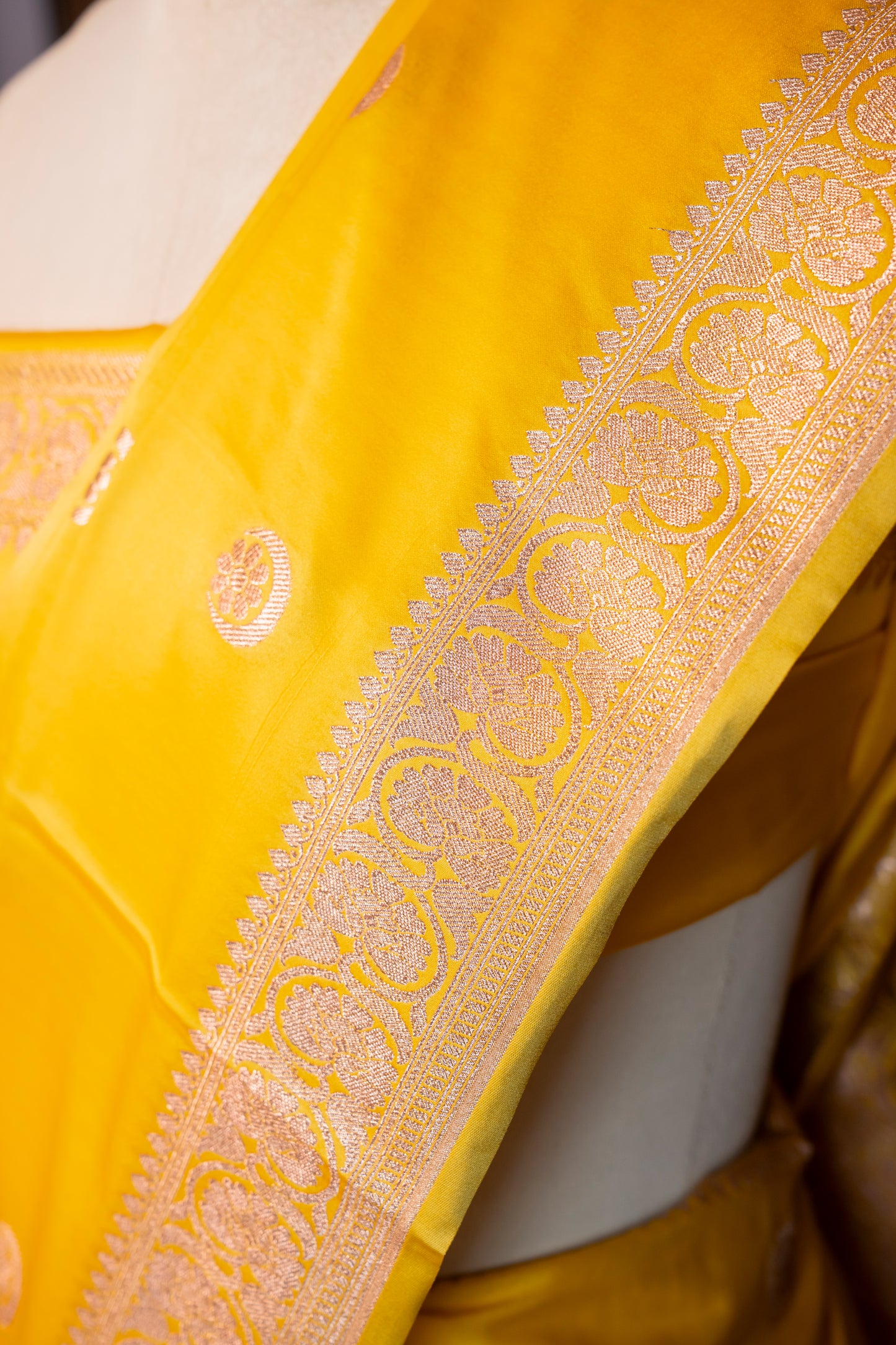 Banarasi mashru handloom Silk code-BYD046