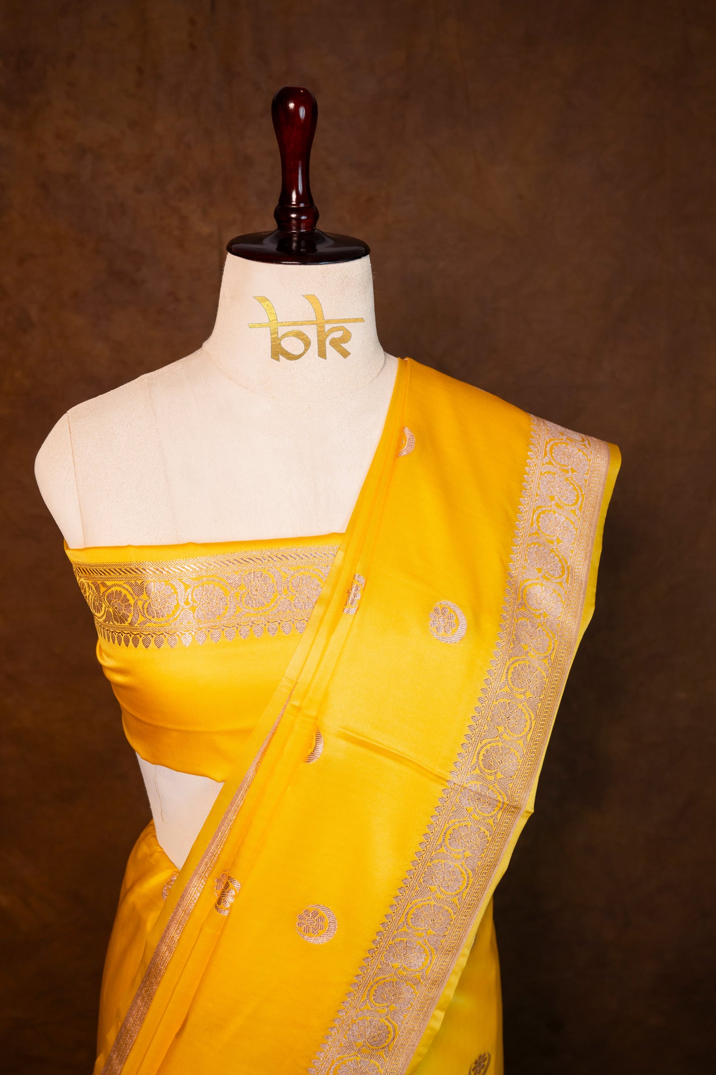 Banarasi mashru handloom Silk code-BYD046