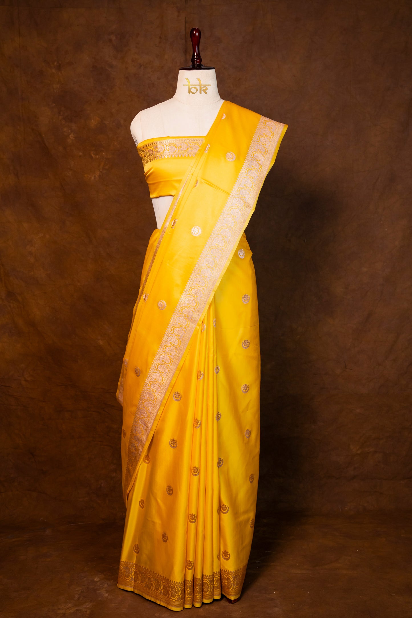 Banarasi mashru handloom Silk code-BYD046