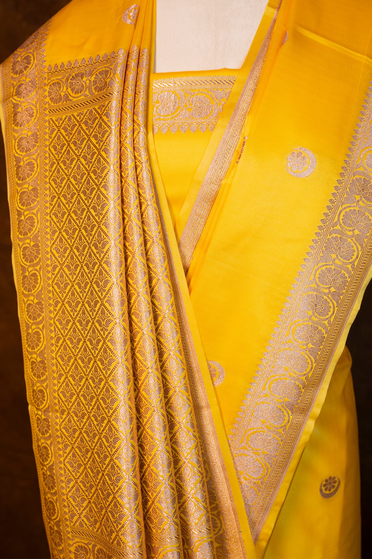 Banarasi mashru handloom Silk code-BYD046