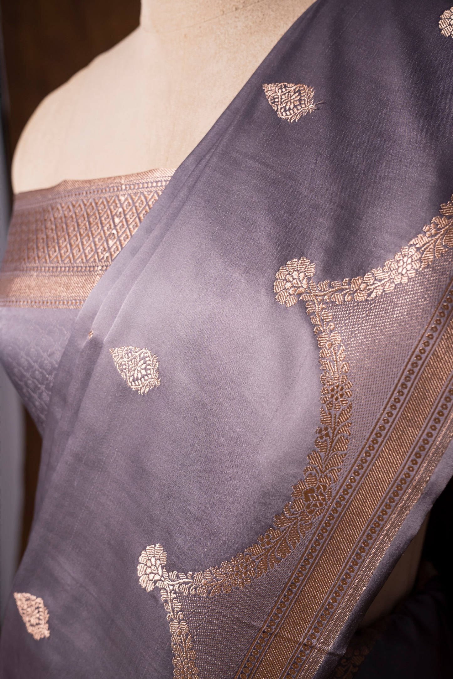 Banarasi mashru handloom Silk code-BYD035