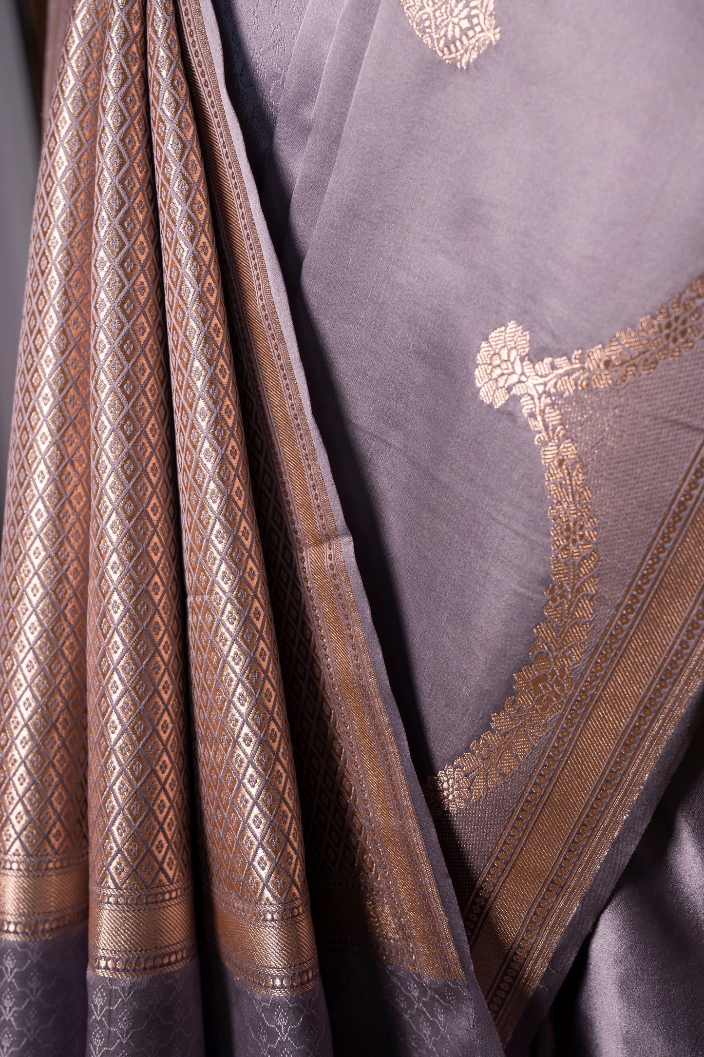 Banarasi mashru handloom Silk code-BYD035