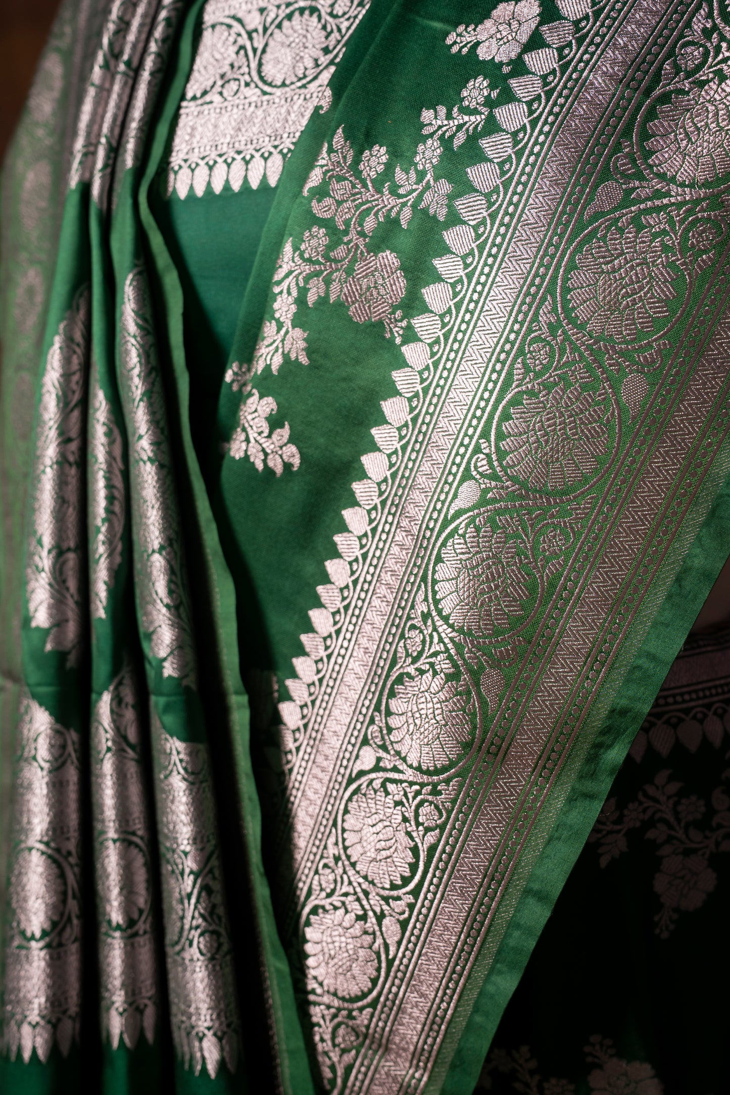 Banarasi mashru handloom Silk code-BYD041
