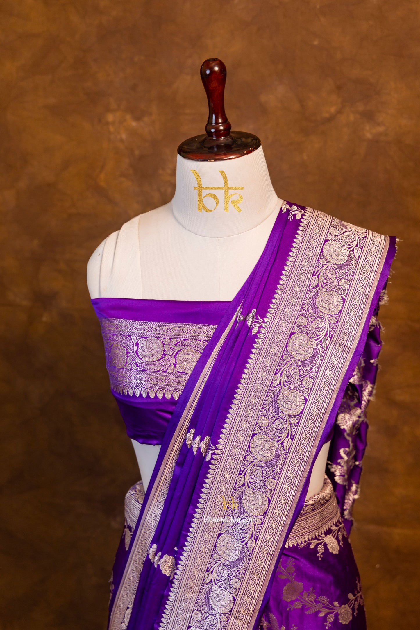 Banarasi mashru handloom Silk code-BYD047