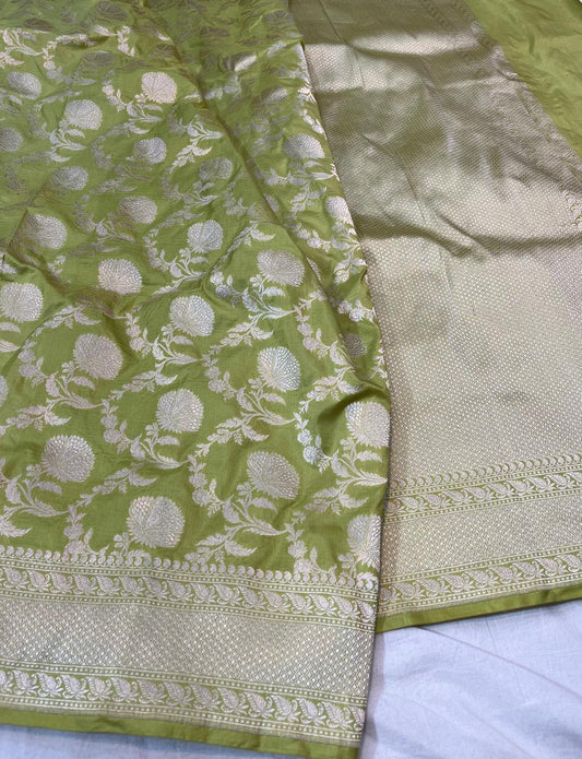 banarasi pure katan silk Saree Code-WEA047