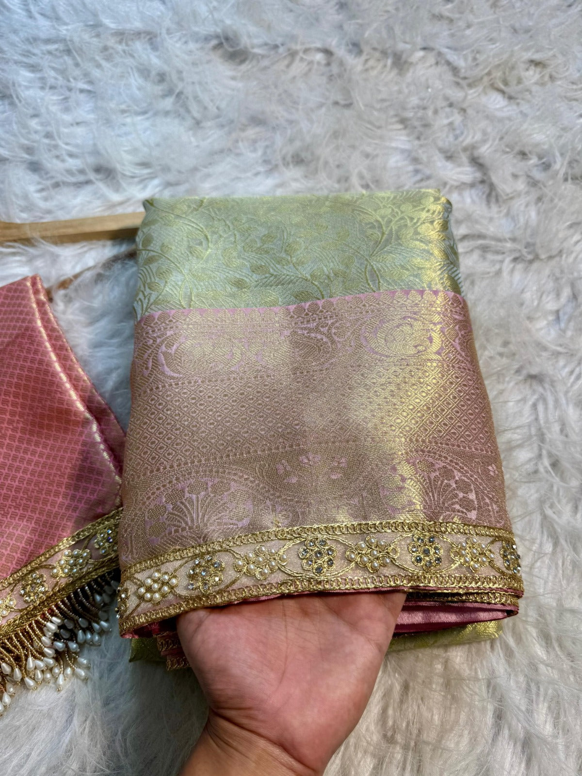 Banarasi soft tissue silk saree Code-SUA036