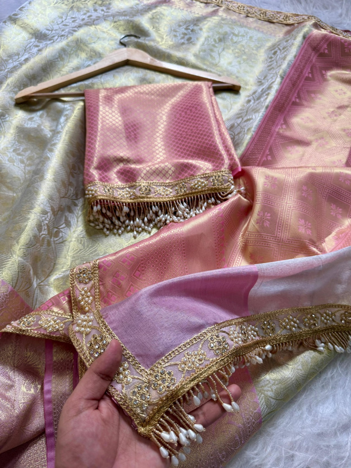 Banarasi soft tissue silk saree Code-SUA036