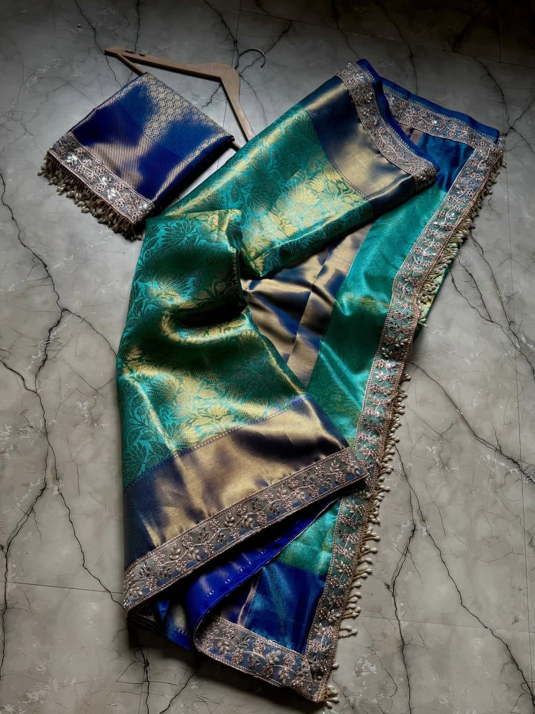 Banarasi handloom soft Kanchipuram silk saree Code-SUA034