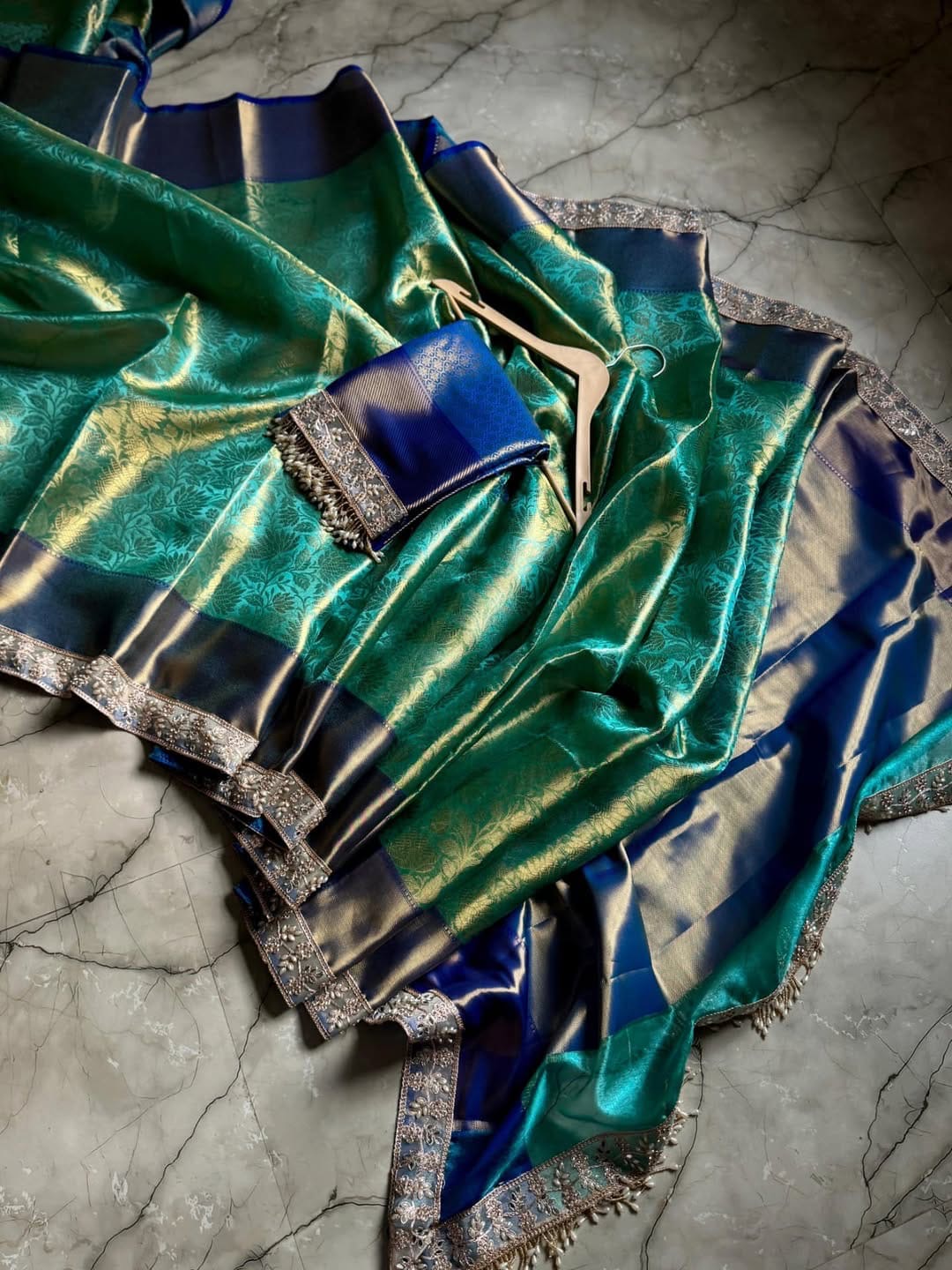 Banarasi handloom soft Kanchipuram silk saree Code-SUA034