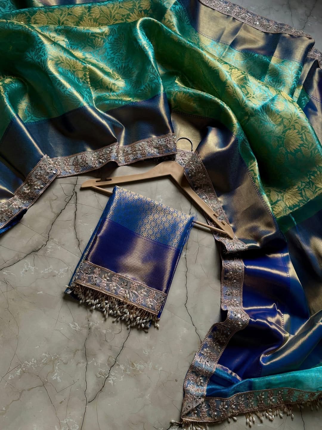 Banarasi handloom soft Kanchipuram silk saree Code-SUA034