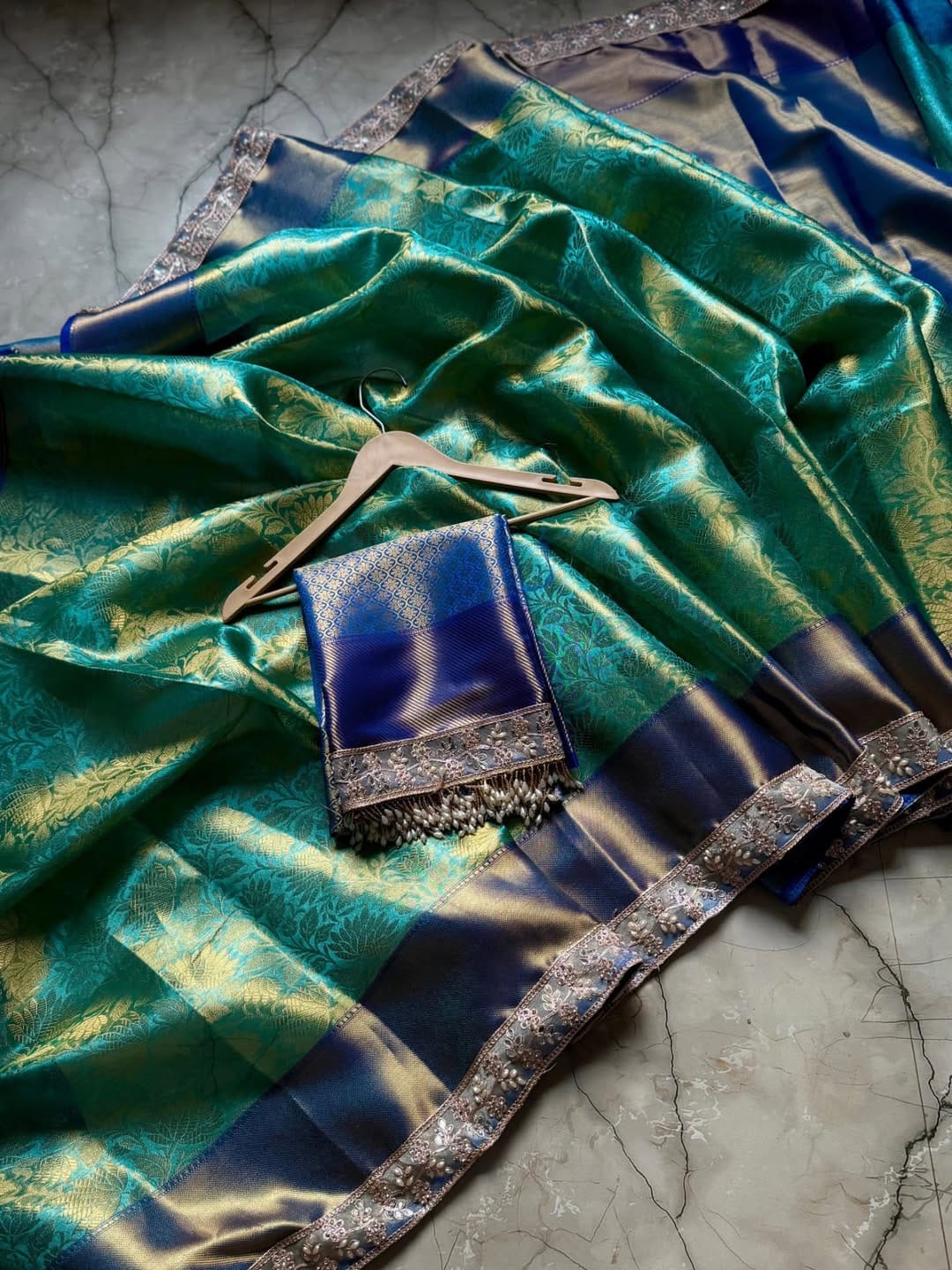 Banarasi handloom soft Kanchipuram silk saree Code-SUA034
