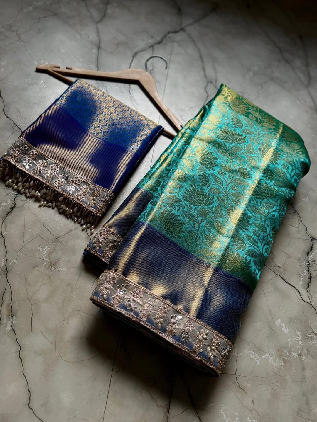 Banarasi handloom soft Kanchipuram silk saree Code-SUA034