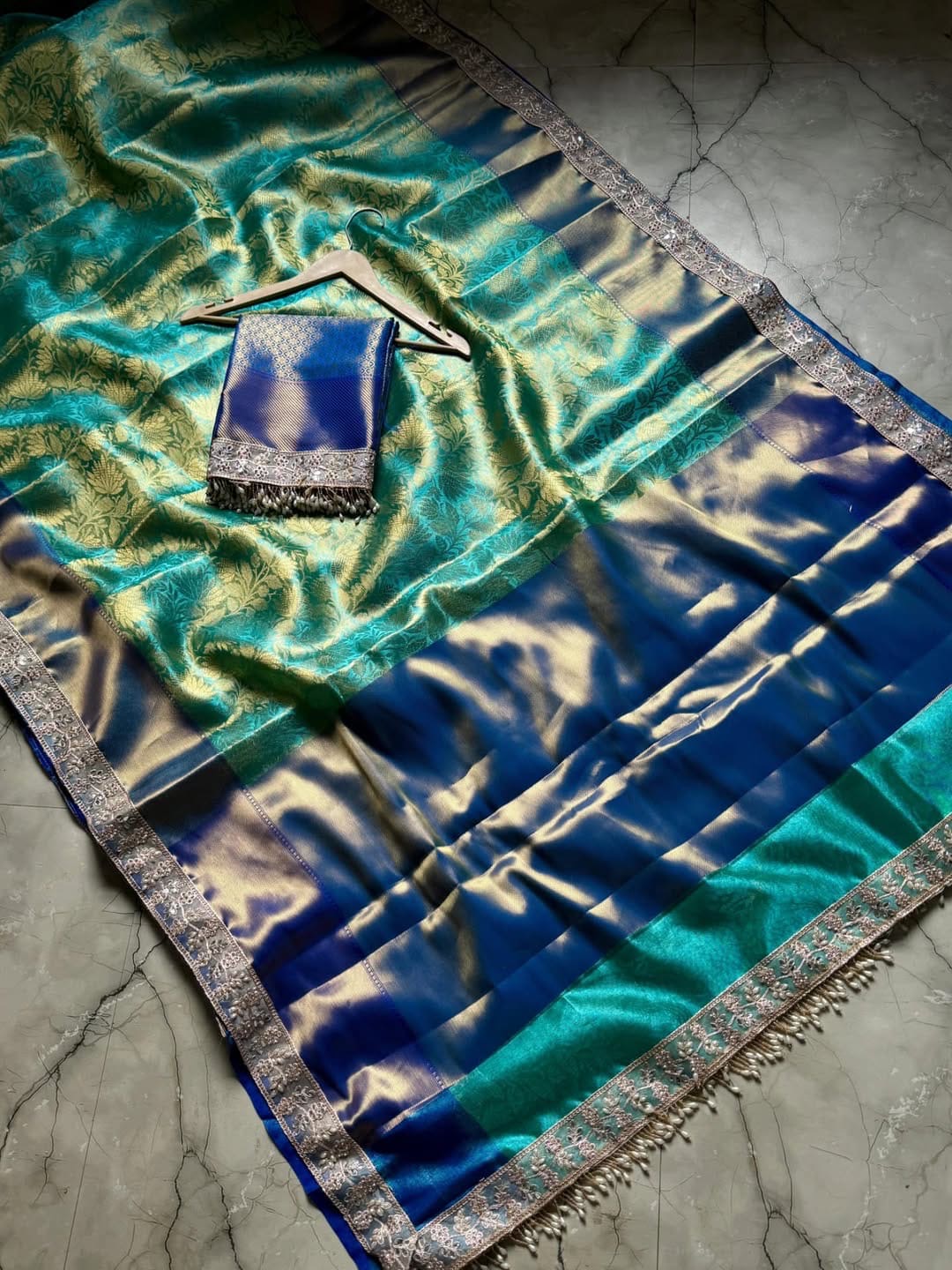 Banarasi handloom soft Kanchipuram silk saree Code-SUA034