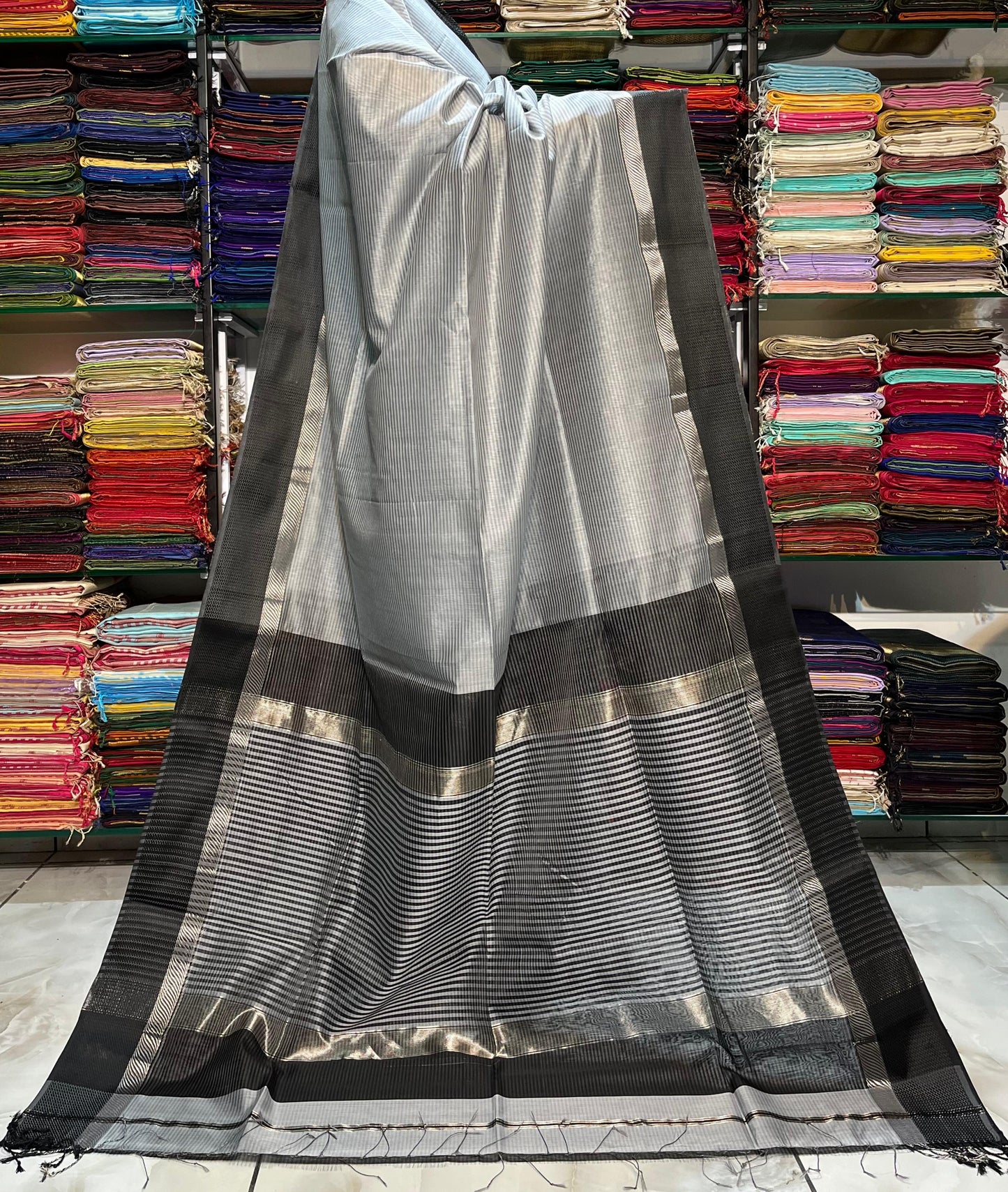 Maheshwari handloom Saree -Product code-THA078