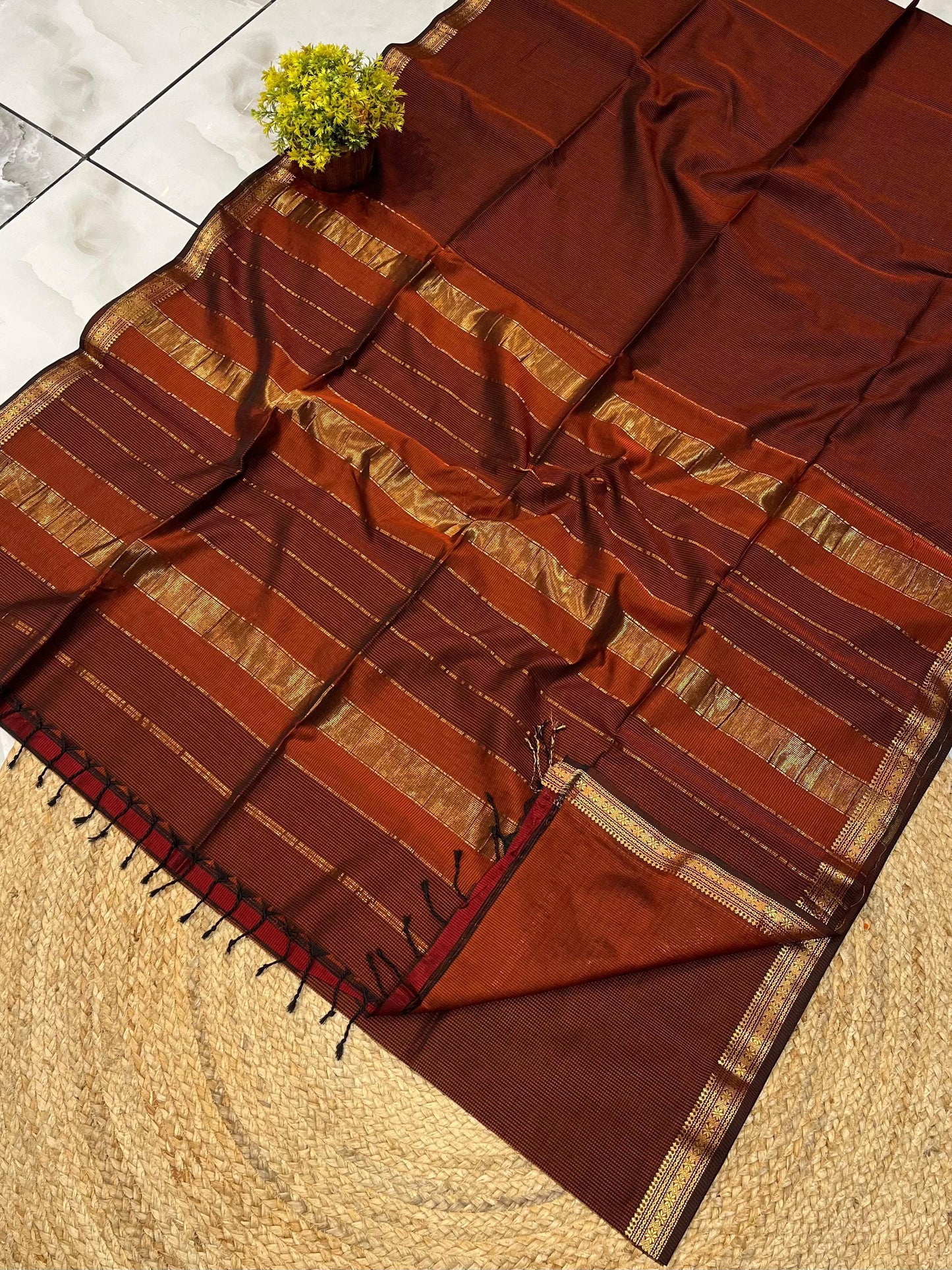 Maheshwari handloom Saree -Product code-THA0113