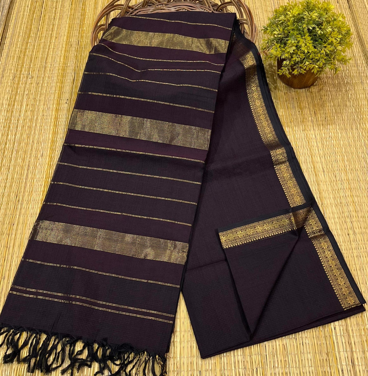 Maheshwari handloom Saree -Product code-THA0104