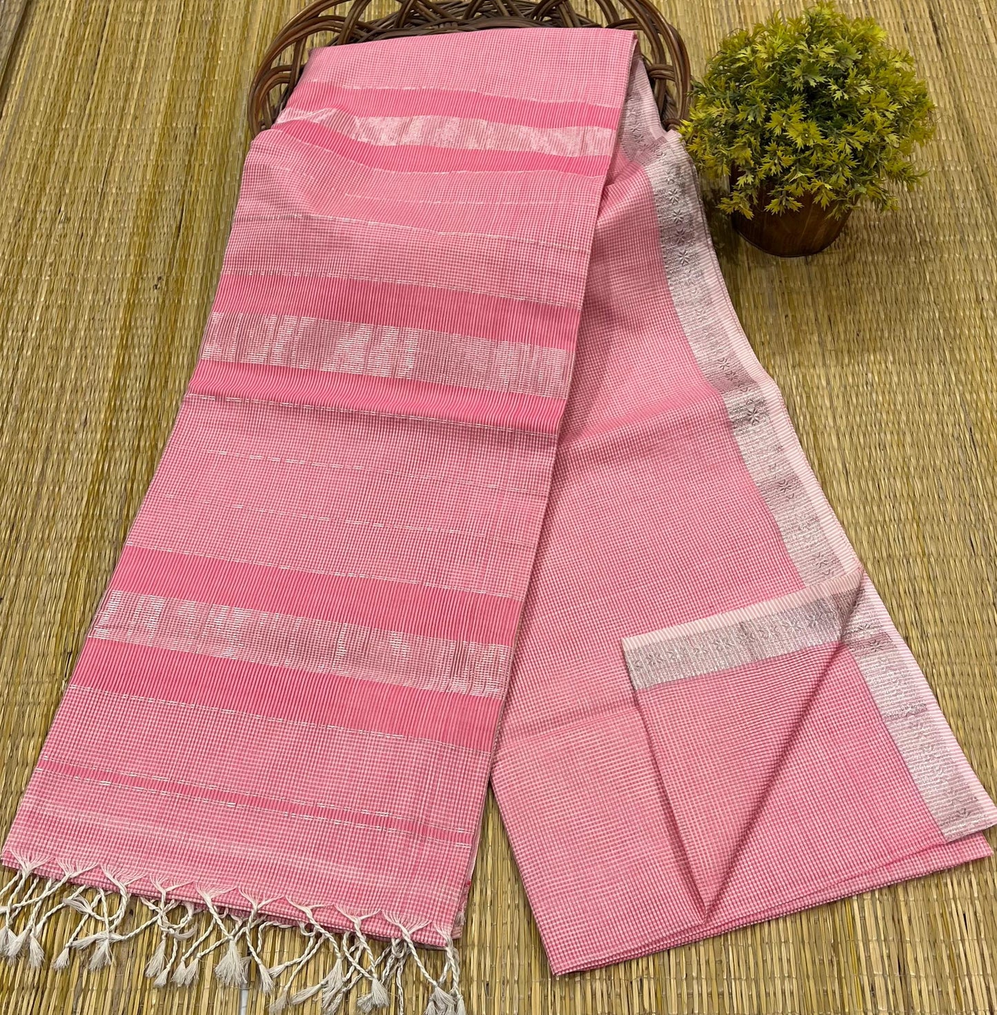 Maheshwari handloom Saree -Product code-THA097