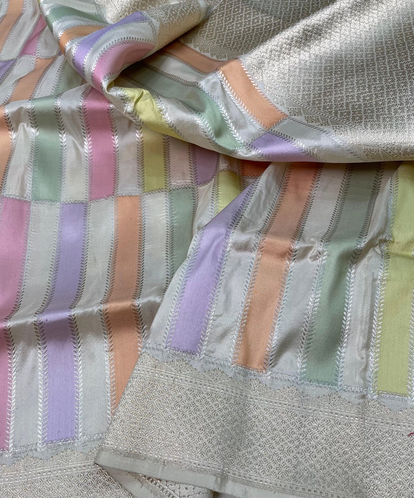 banarasi pure katan silk Saree Code-WEA024