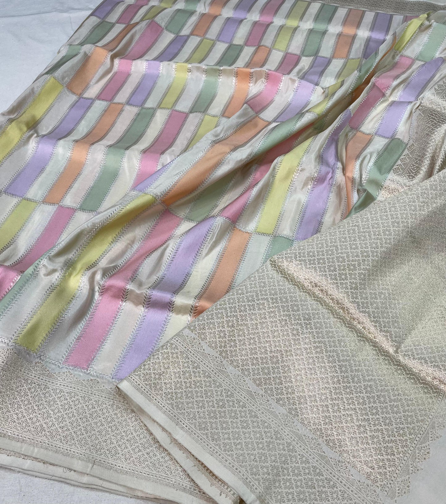 banarasi pure katan silk Saree Code-WEA024