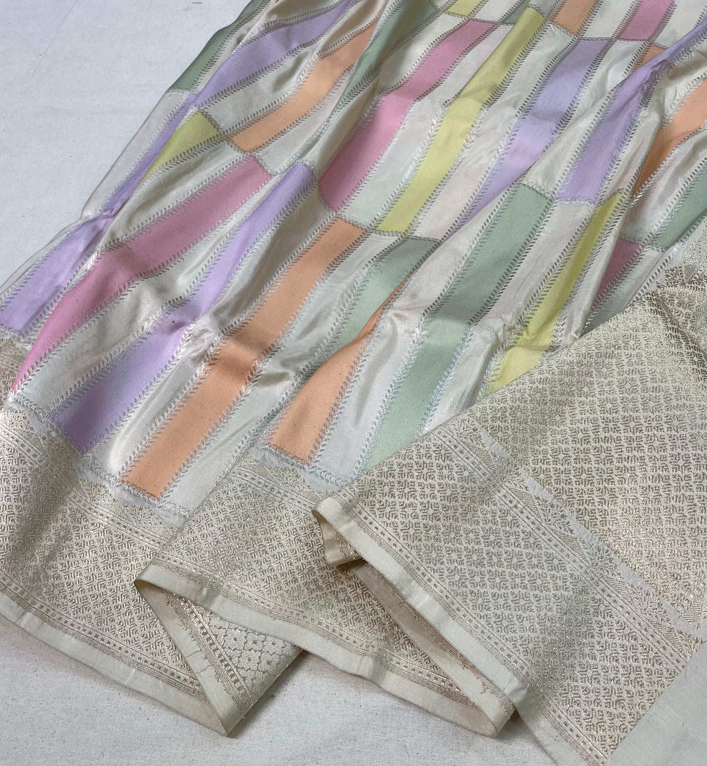 banarasi pure katan silk Saree Code-WEA024