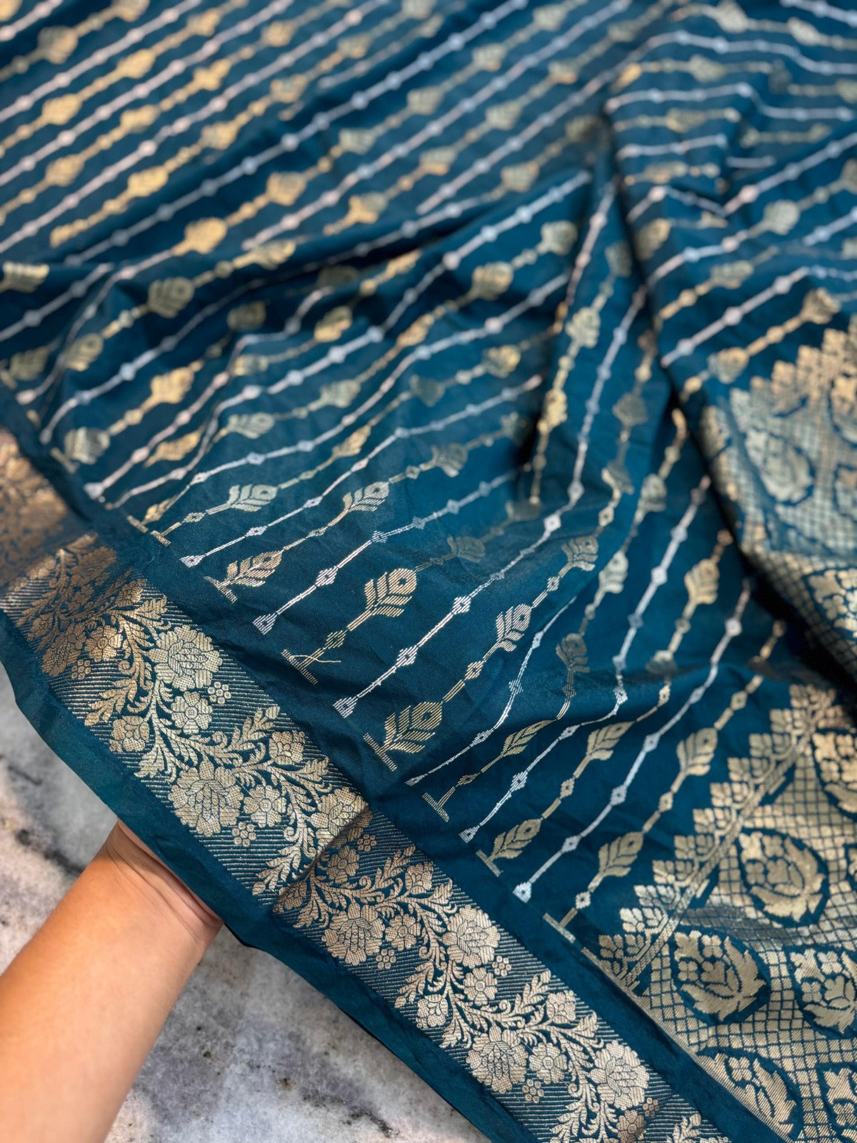 Banarasi handloom premium semi-chiffon silk Saree Code-SUA021