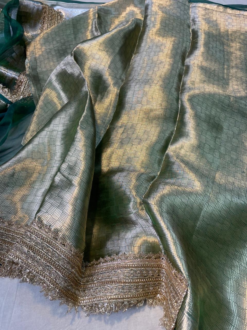 Banaras Handloom Pure Tissue Silk Saree Code-WEA011