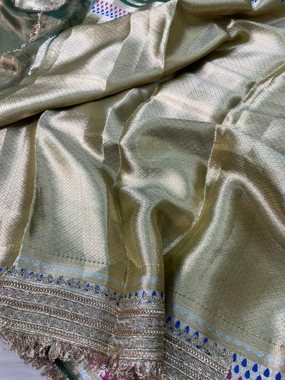 Banaras Handloom Pure Tissue Silk Saree Code-WEA013