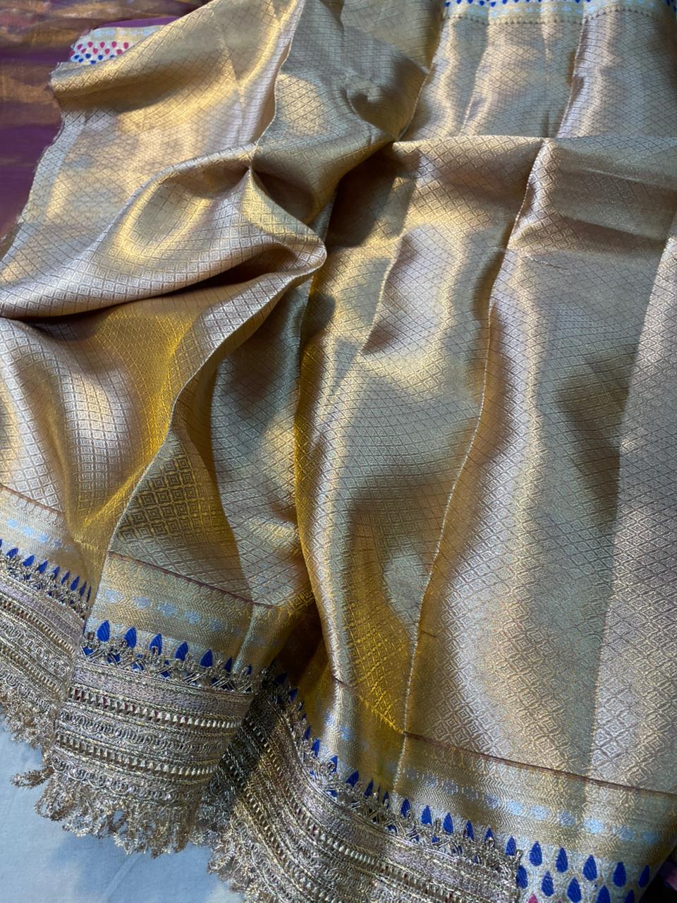 Banaras Handloom Pure Tissue Silk Saree Code-WEA016