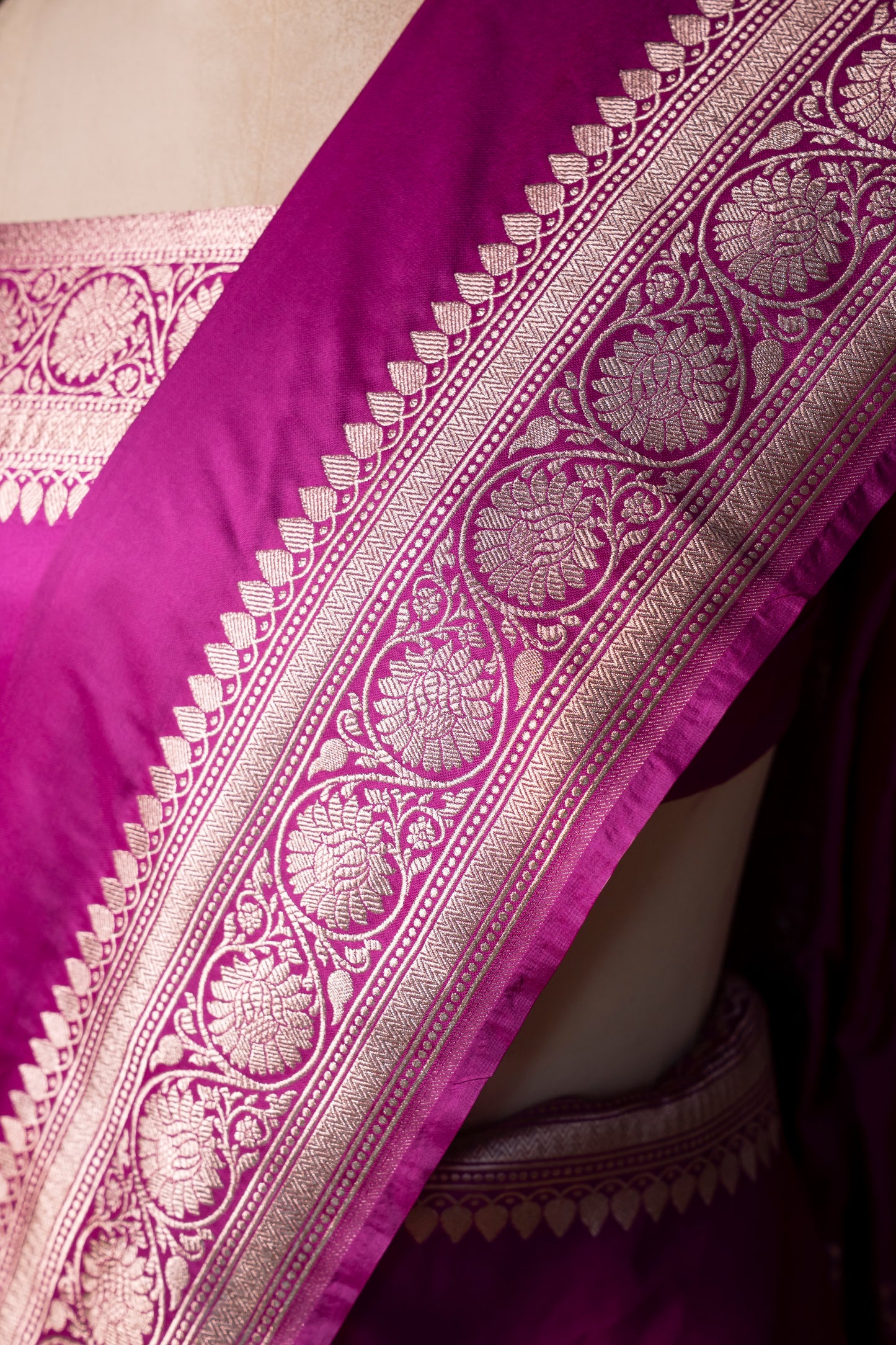 Banarasi mashru handloom Silk code-BYD045