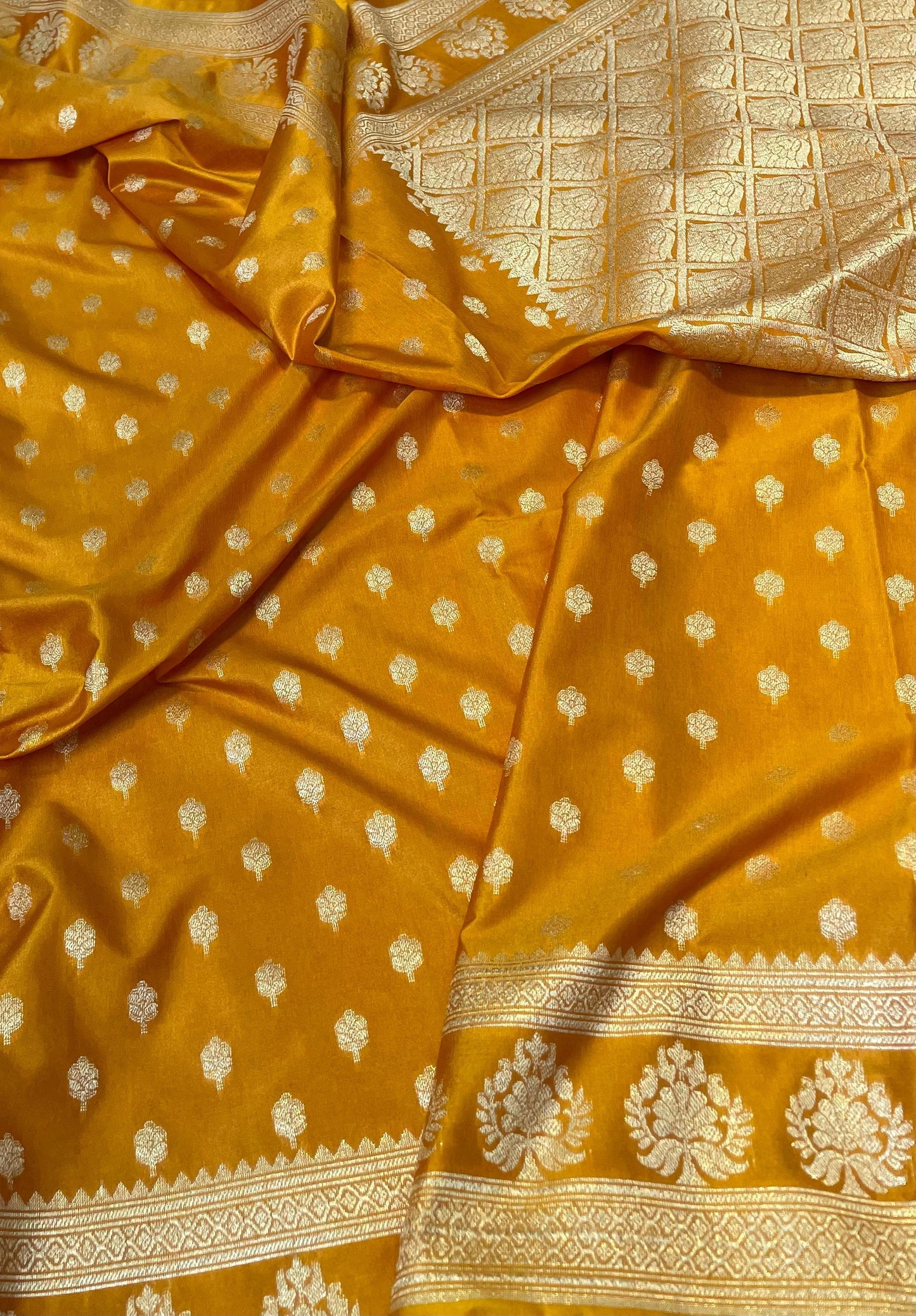 Banarasi mashru handloom Silk code-BSU01