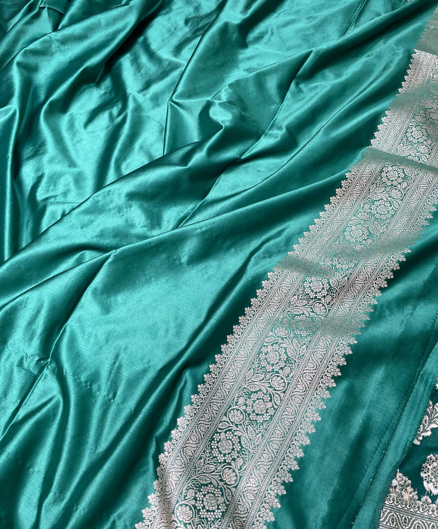 Banarasi mashru handloom Silk code-BSU04