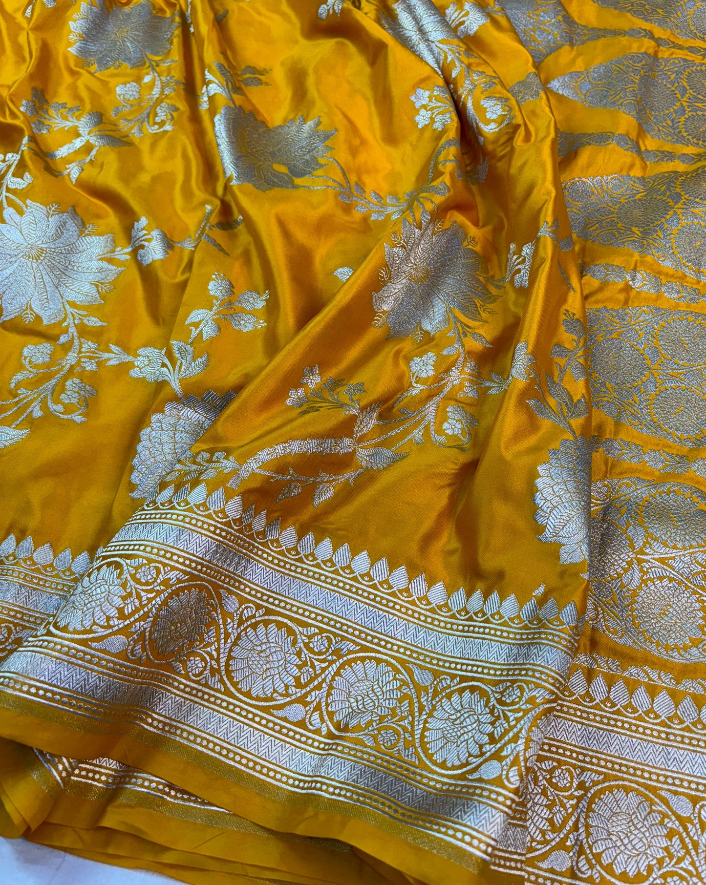 Banarasi mashru handloom Silk code-BSU12