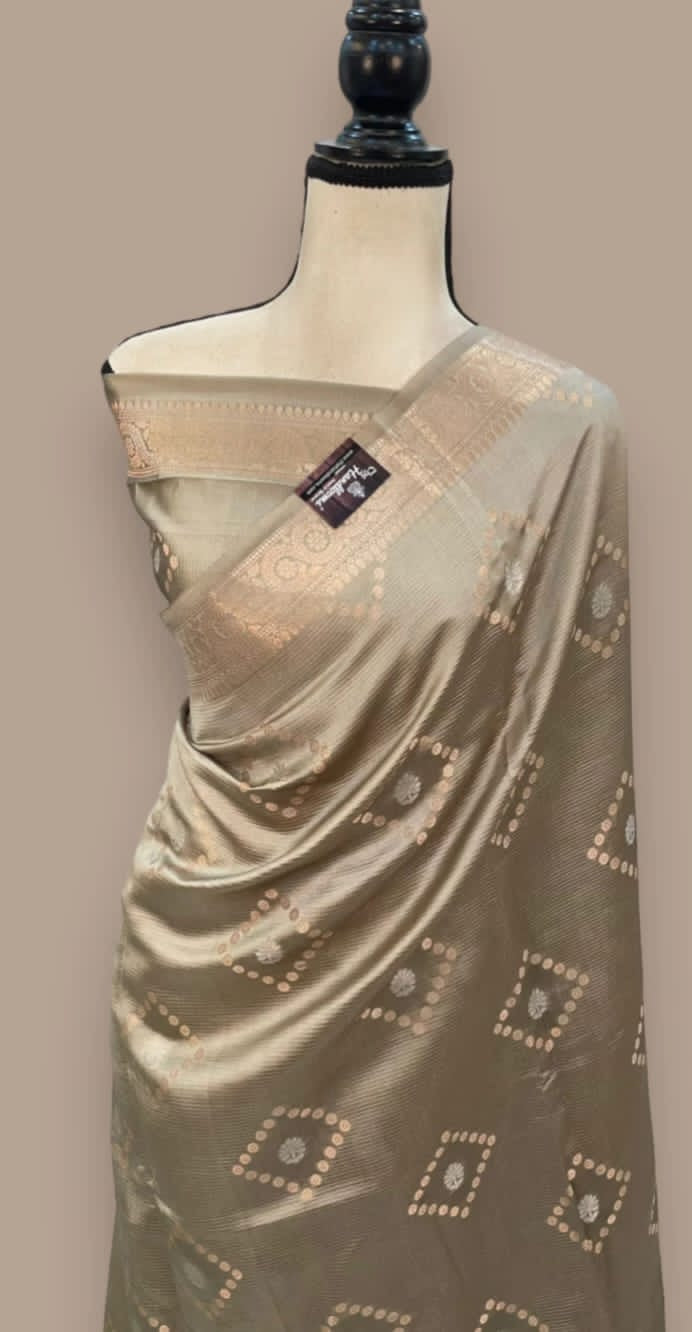 Banarasi handloom premium Katan silk saree Code-SUA030