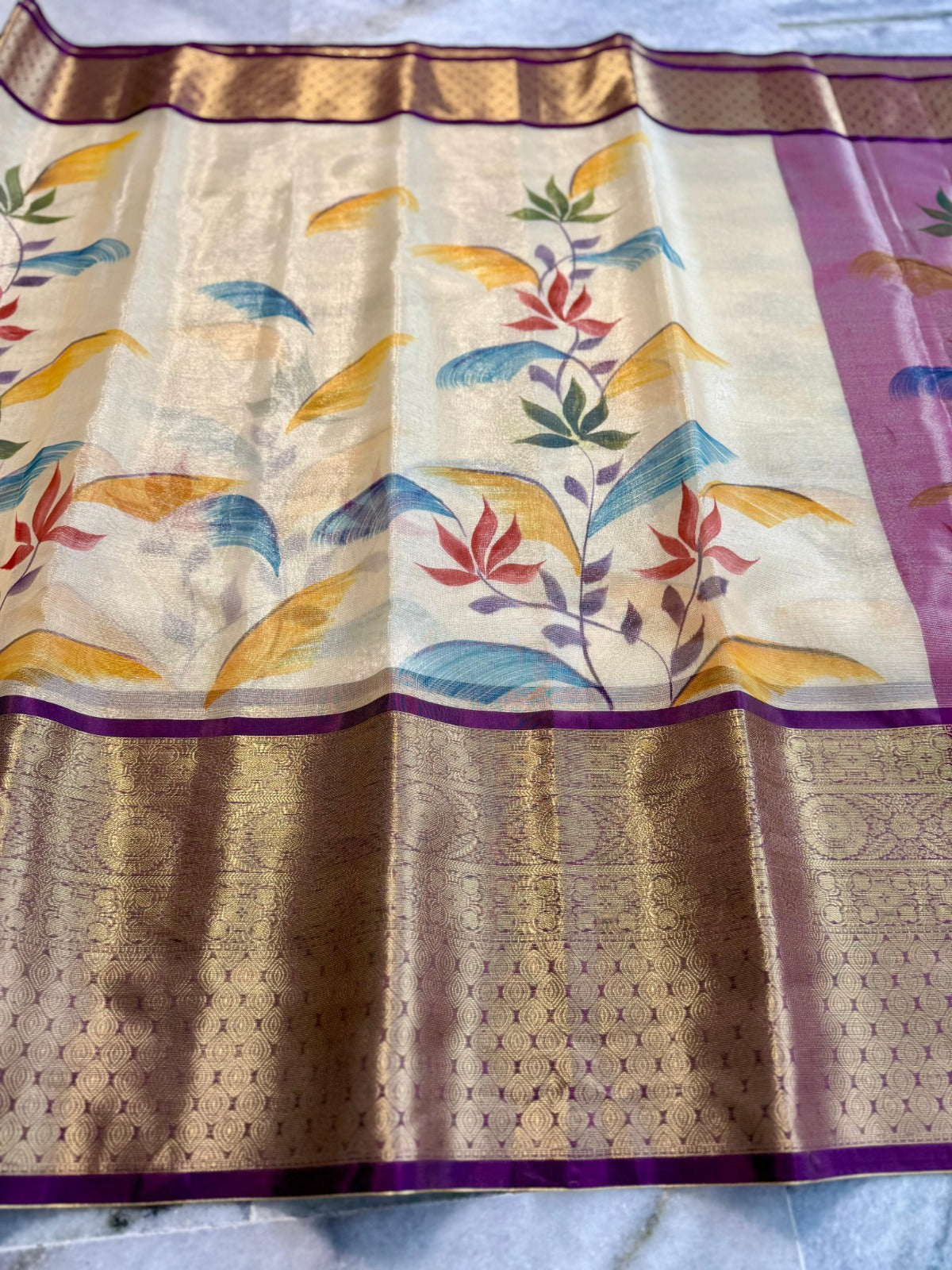 Banarasi zari tissue silk with Kanchi borders saree Code-SUA007