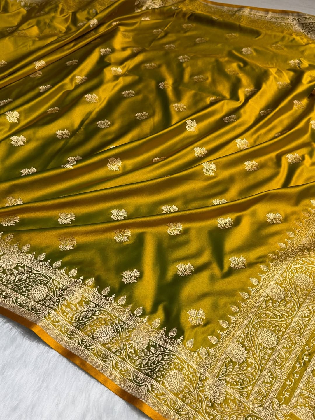 Banarasi soft Mashru silk saree Code-SUA009