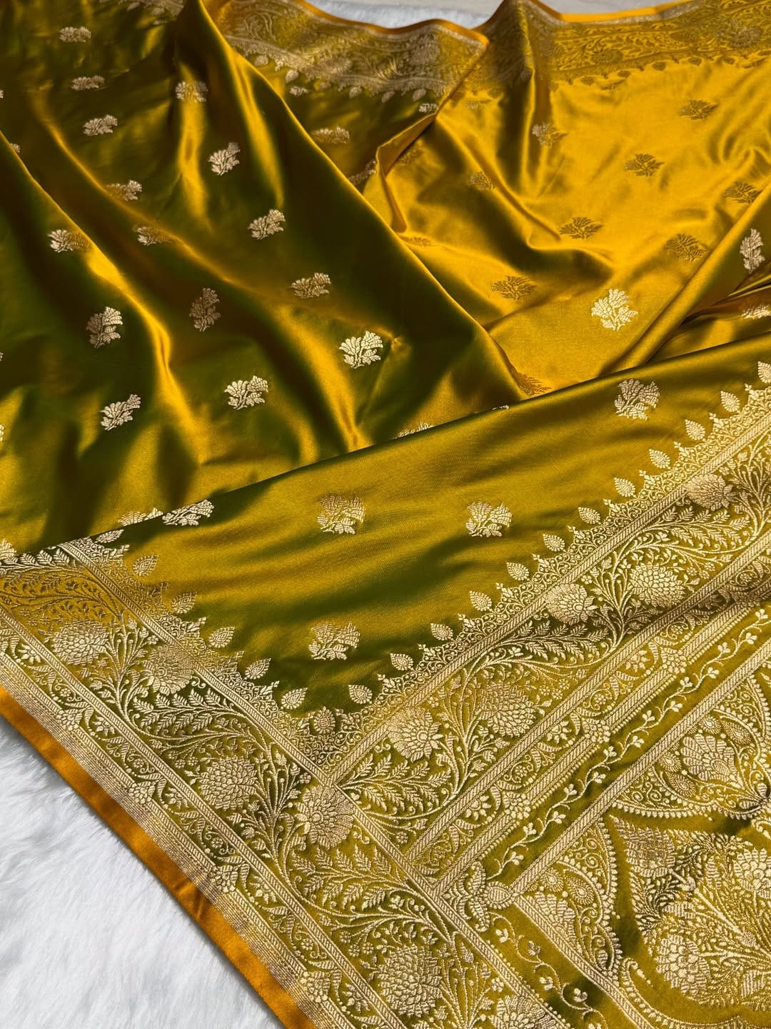 Banarasi soft Mashru silk saree Code-SUA009