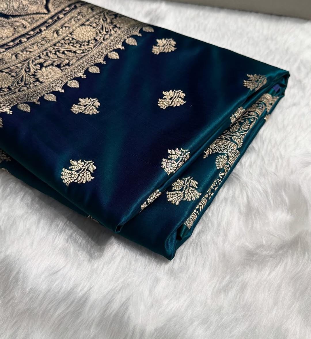 Banarasi soft Mashru silk saree Code-SUA010