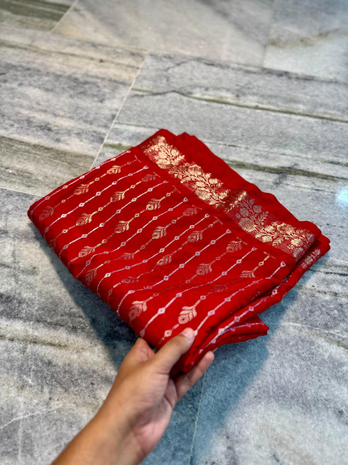 Banarasi handloom premium semi-chiffon silk Saree Code-SUA018