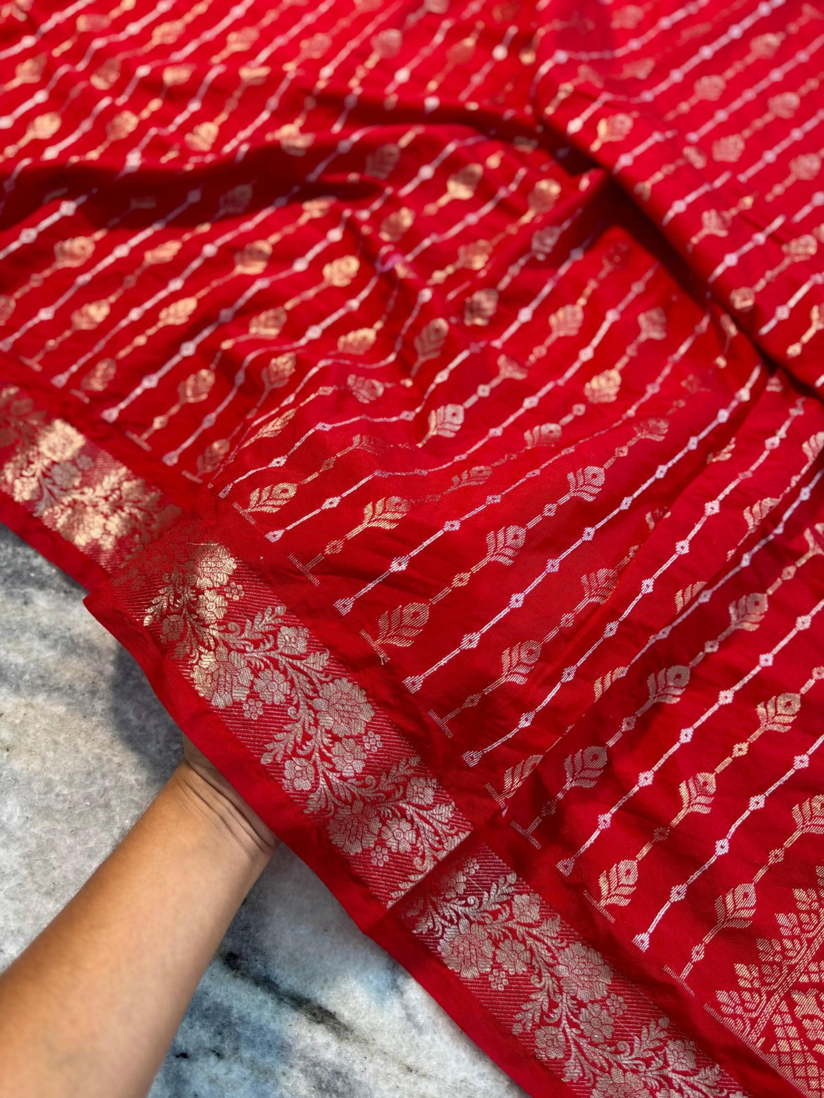 Banarasi handloom premium semi-chiffon silk Saree Code-SUA018